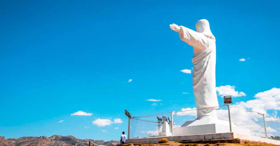 Cristo Blanco (White Crist) Sacsayhuaman