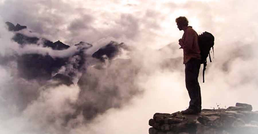 Inca trail path, view of the clouds