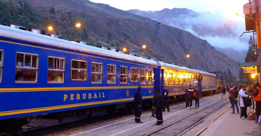 Ollantaytambo train station