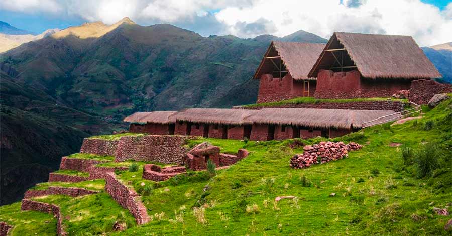 Inca enclosures of Huchuy Qosqo, Auri Peru