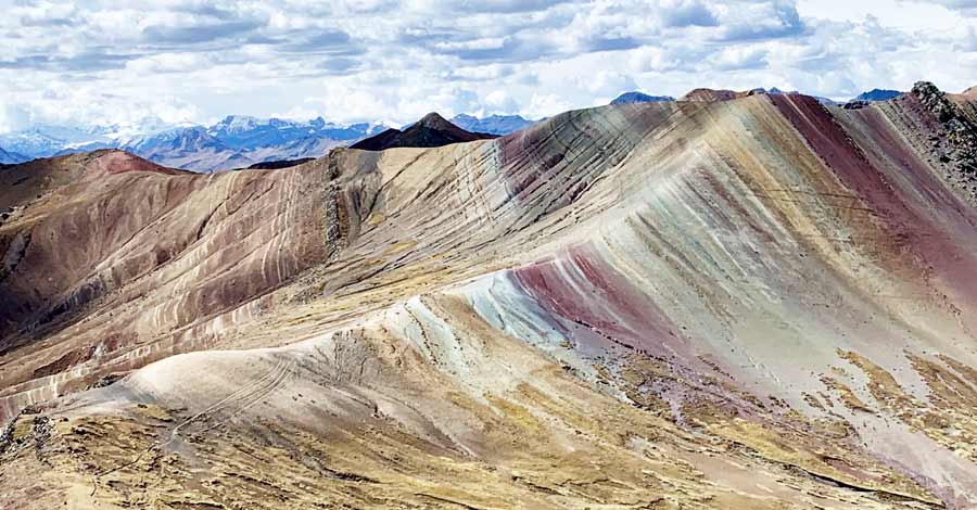 Palccoyo Mountain range, Cusco Peru, Auri.jpg