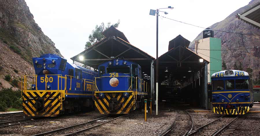 Peru Rail train to Machu Picchu - Auri