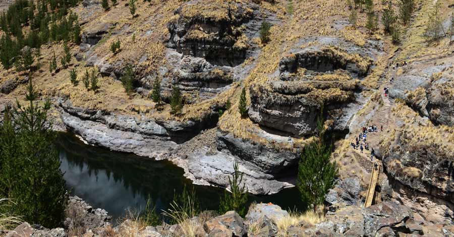 Q'eswachaka bridge in Quehue, view from high ground