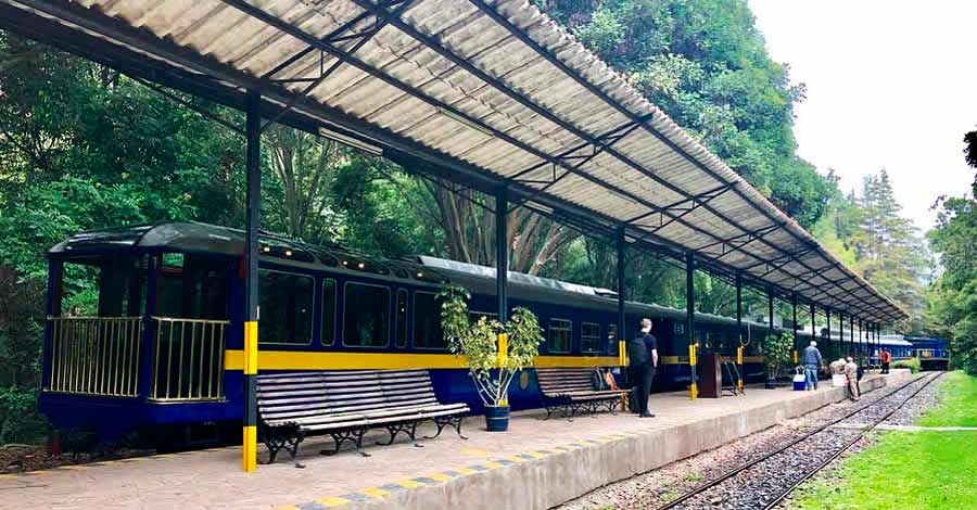 Urubamba train station Auri Peru