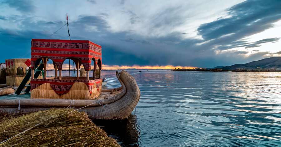 What to do in lake Titicaca - Auri Peru