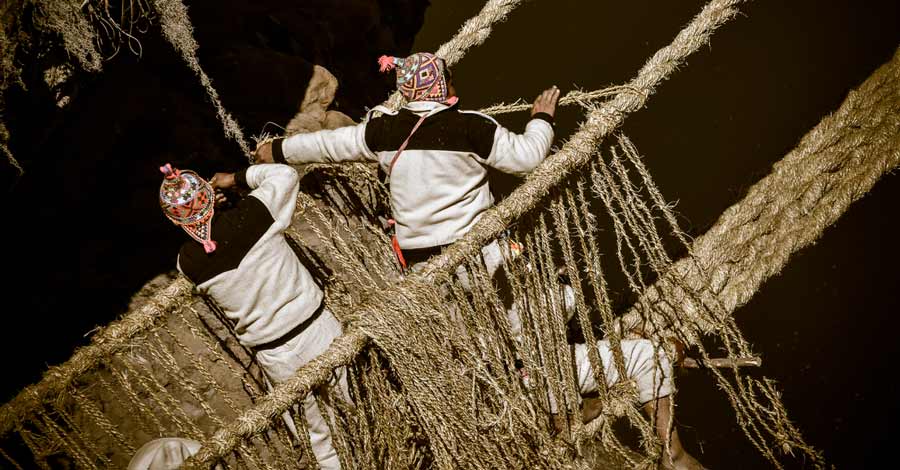 weaving process, Qeswachaka bridge