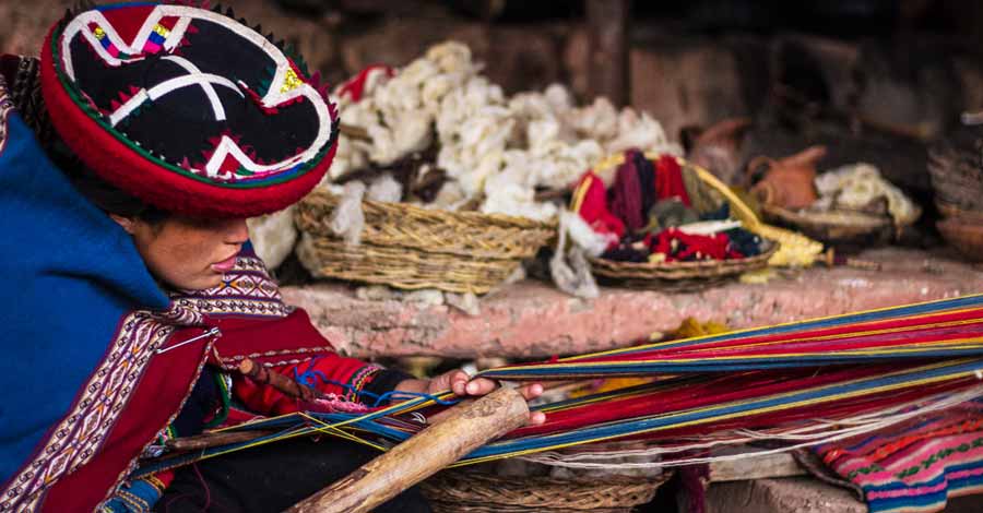 Chinchero Cusco weaving - Auri Peru