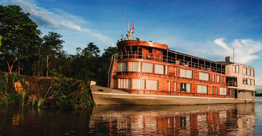 Luxury cruices on the Amazon, Delfin II - Auri Peru Travel