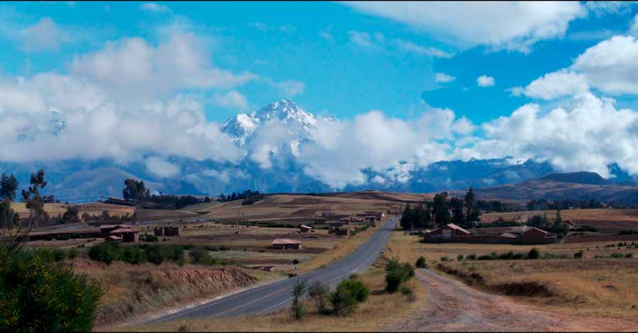 Cusco to Chinchero, Auri Peru Travel, Sacred valley road