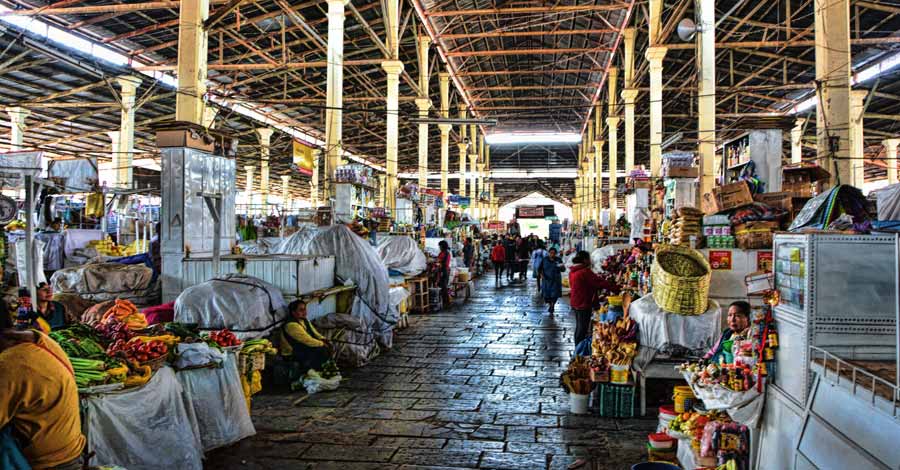 San Pedro Market Cusco, Auri Peru