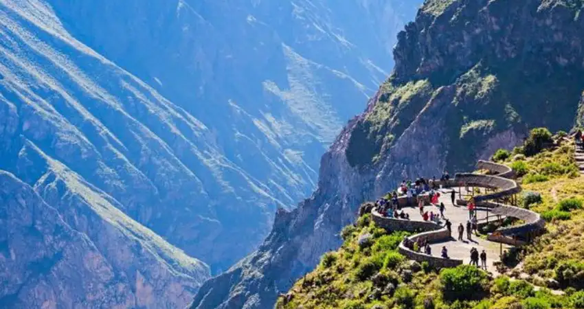 colca canyon peru trekking