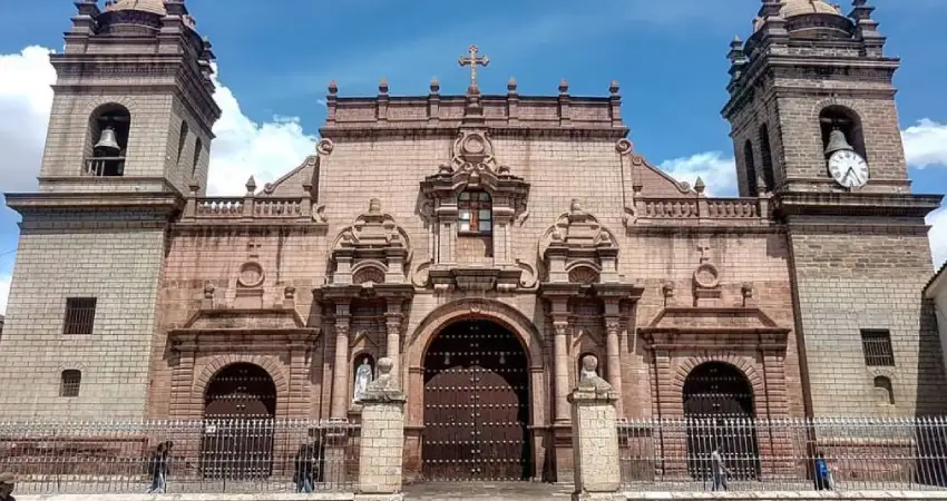 ayacucho peru: catedral