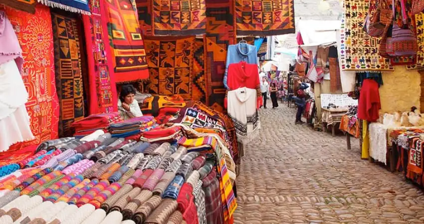 peruvian textiles pisaq market