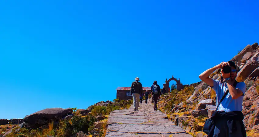 amantani island hiking