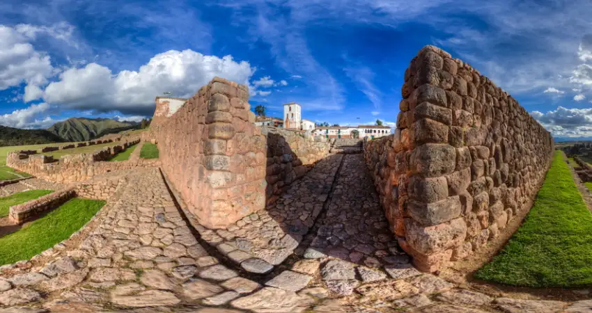 ancient ruins in peru chinchero