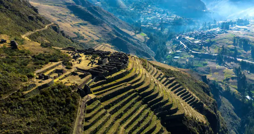 ancient ruins in peru pisaq