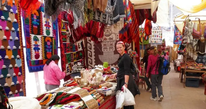 sacred valley Peru map pisaq market