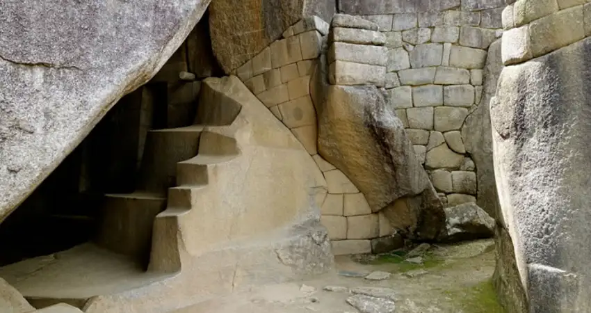 detailed map of machupicchu royal tomb