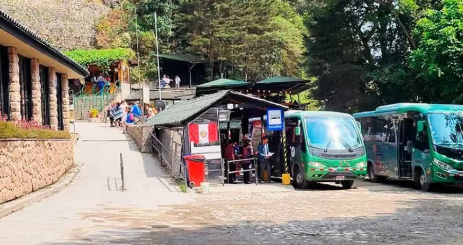 Bus from aguas calientes to machu Picchu