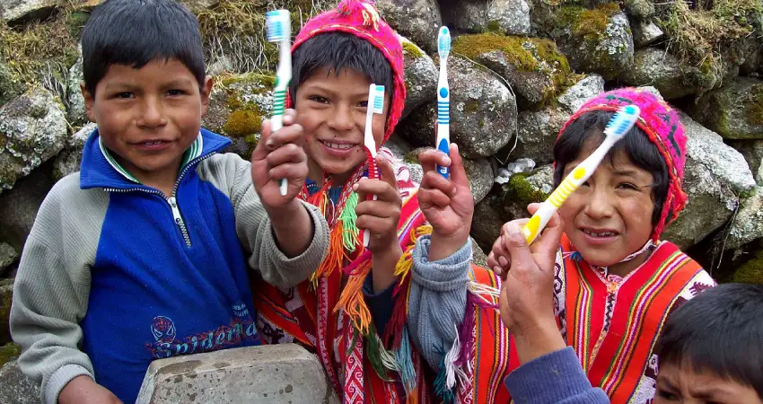 Auri Peru Travel ninos del arco iris foundation