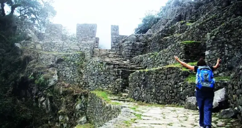 how to get to the sun gate machu picchu