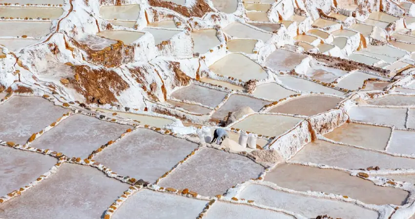 sacred valley day trip from urubamba maras salt flats