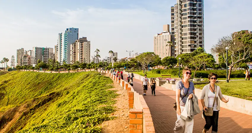 sunset in lima peru miraflores boardwalk