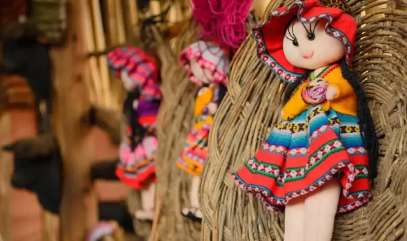 Handicraft Centers In Cusco: A Journey Through Peruvian Artisan Craftsmanship