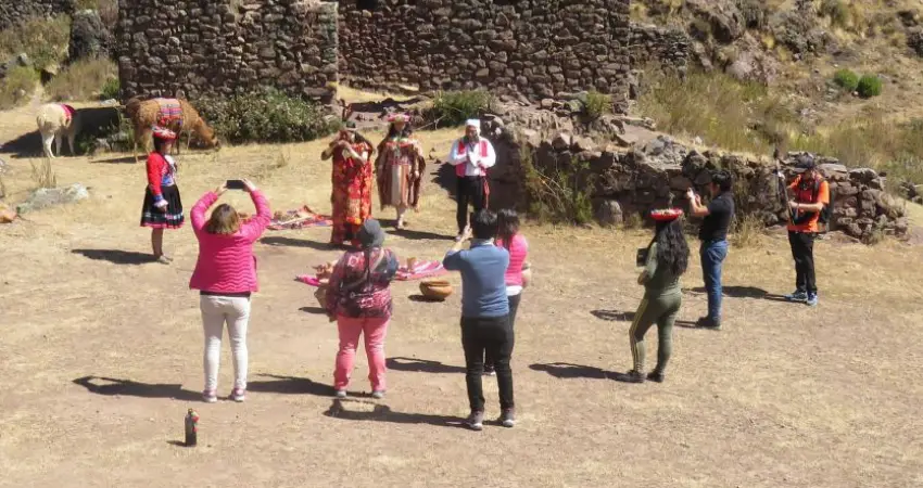 healing with clay at the sacred valley ceremony