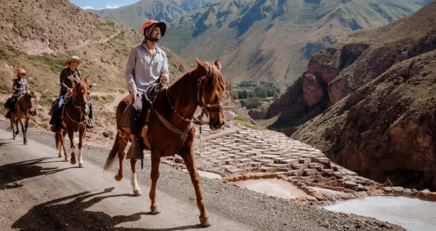 horseback riding sacred valley peak season