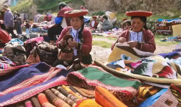 Pisaq or Chinchero Market